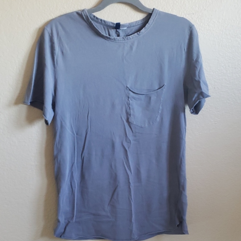 Purple pocket short sleeve t-shirt